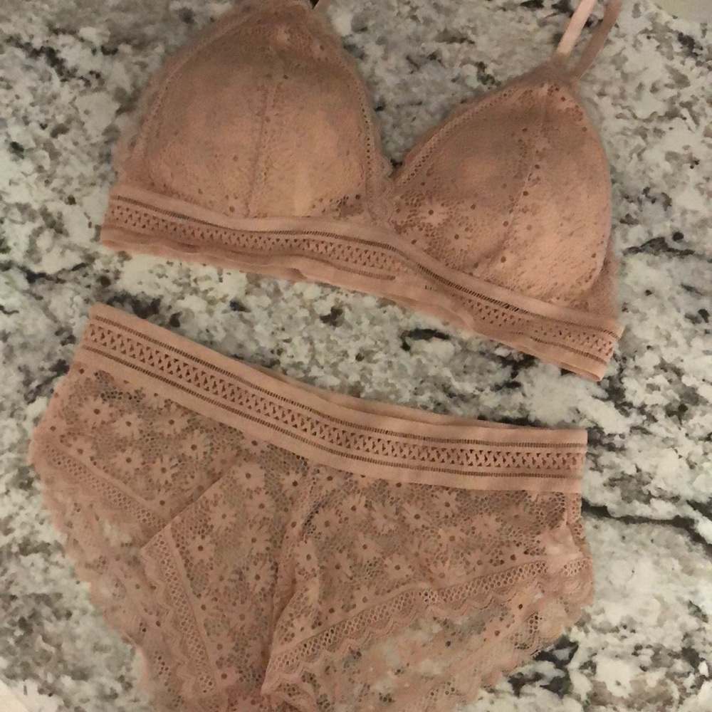 Intimates set